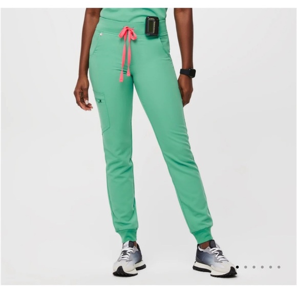 Figs Pants - FIGS Zamora Jogger Scrub Pants - Surgical Green - Size LARGE
